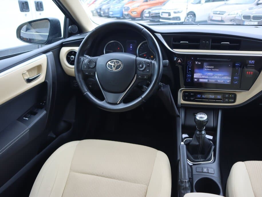 2016 Toyota COROLLA - 9