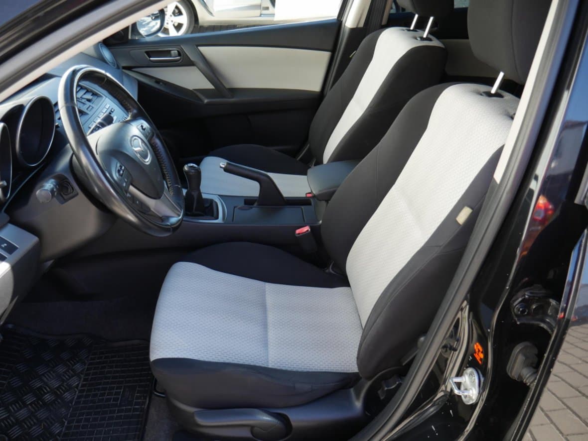 2010 Mazda 3 - 9
