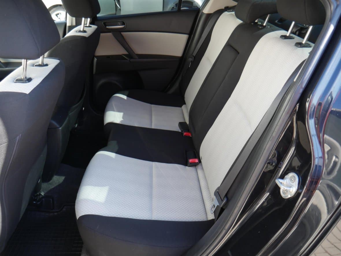 2010 Mazda 3 - 10