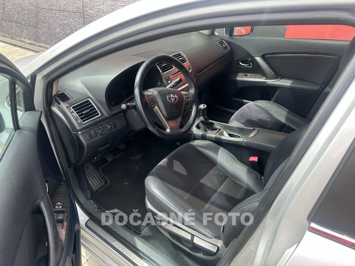 2013 Toyota AVENSIS - 3