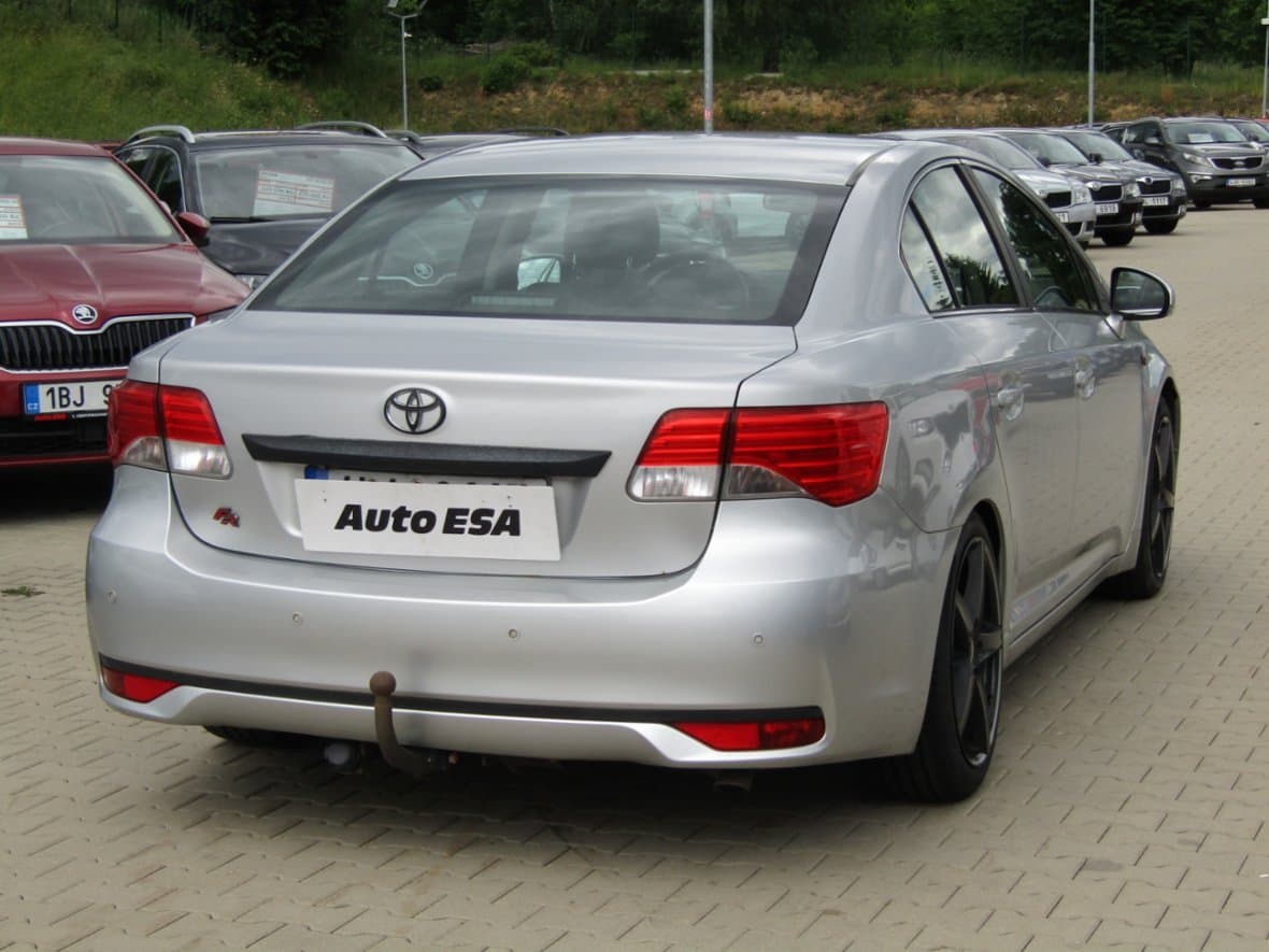 2013 Toyota AVENSIS - 4