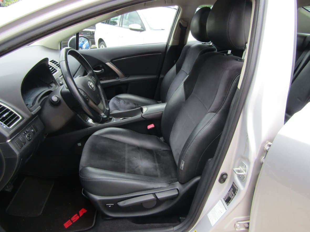 2013 Toyota AVENSIS - 9