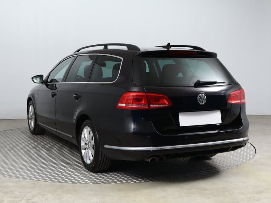 2012 Volkswagen PASSAT - 5