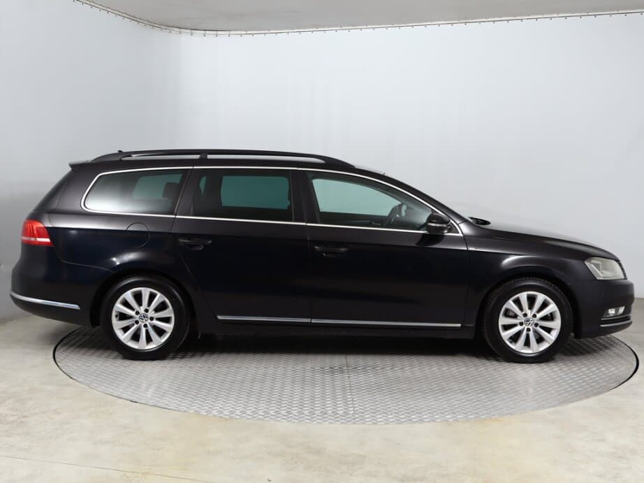2012 Volkswagen PASSAT - 8