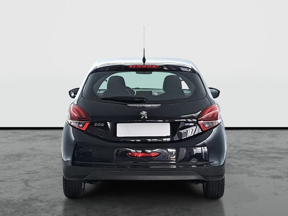 2016 Peugeot 208 - 11