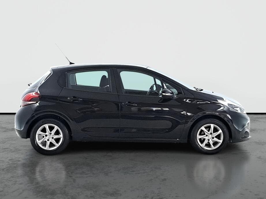 2016 Peugeot 208 - 15