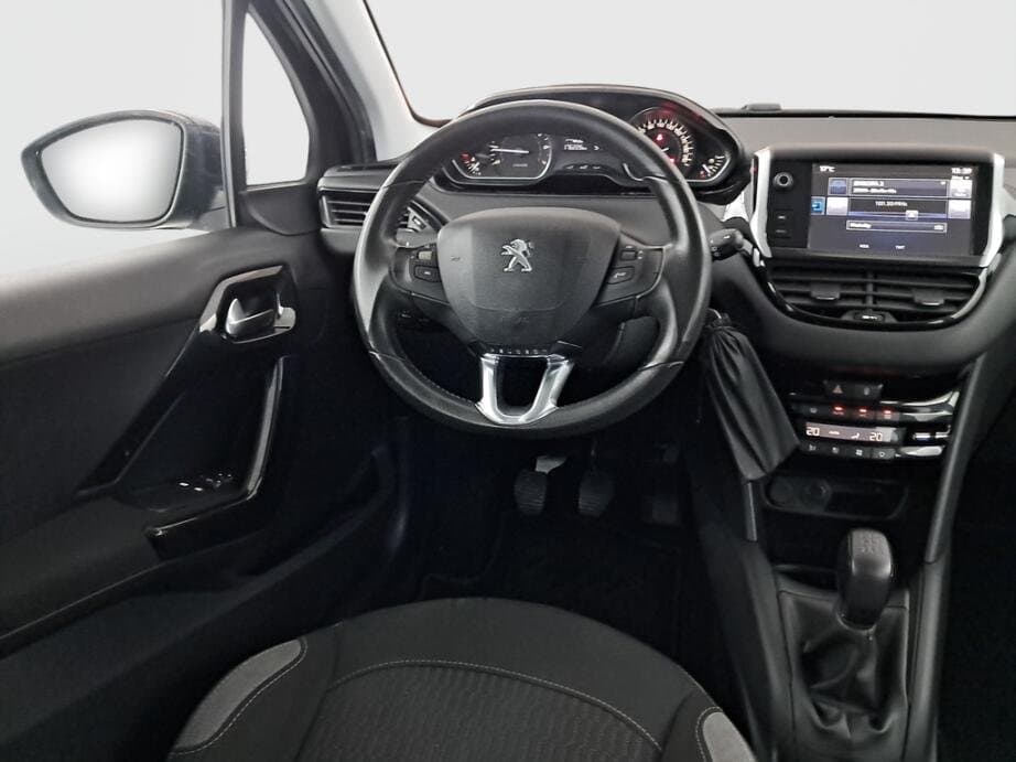 2016 Peugeot 208 - 17