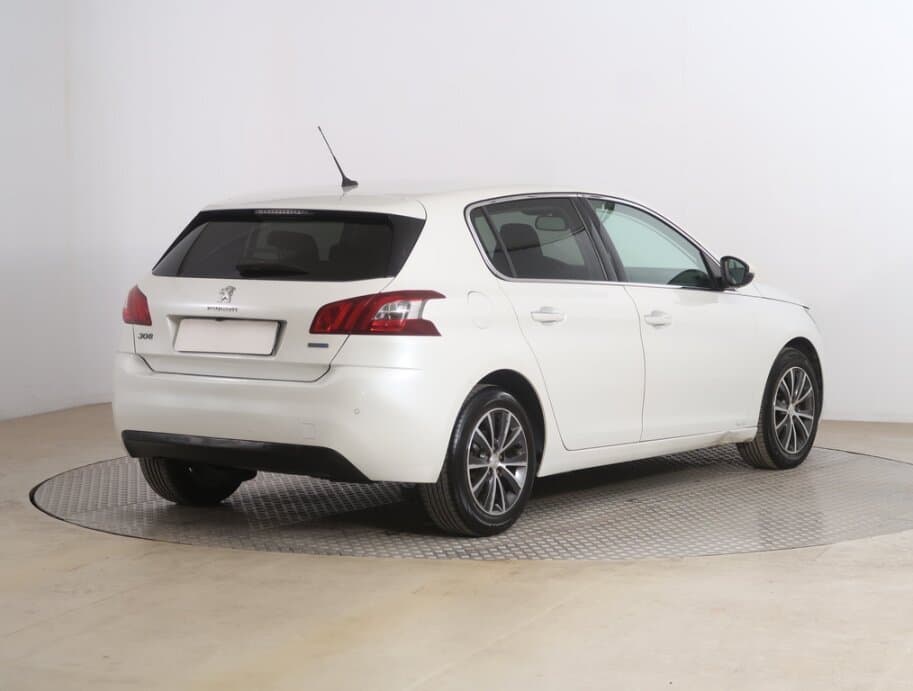 2015 Peugeot 308 - 7