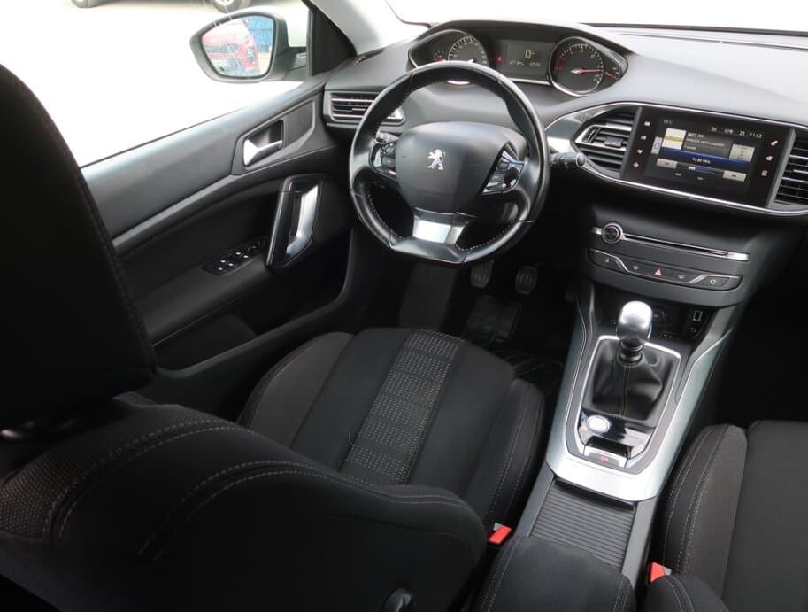 2015 Peugeot 308 - 9