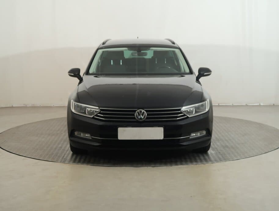 2016 Volkswagen PASSAT - 2