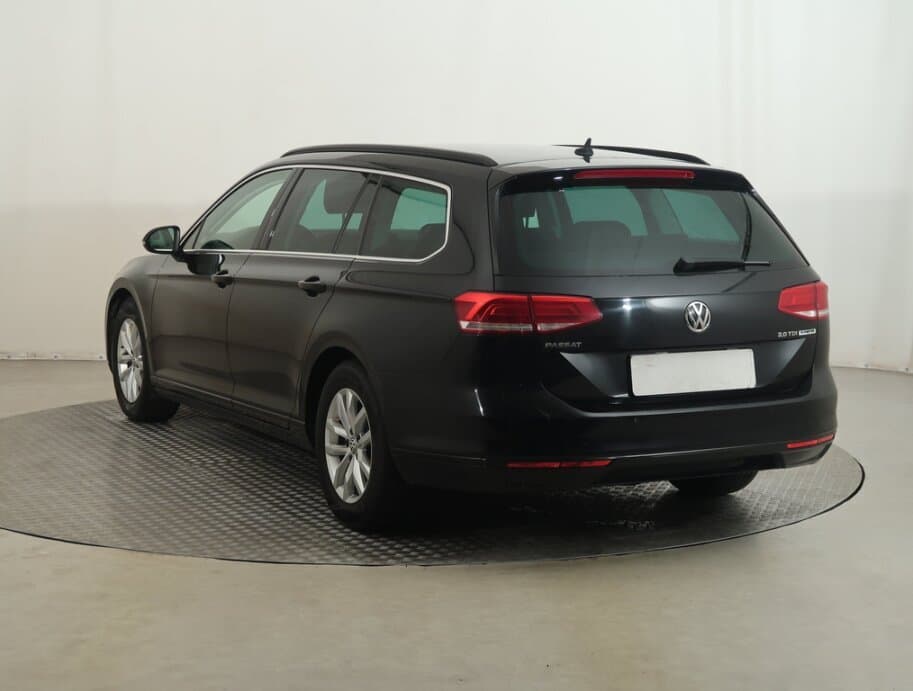 2016 Volkswagen PASSAT - 5