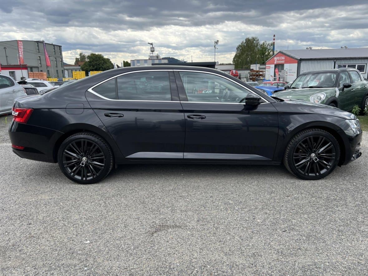 2022 Škoda SUPERB - 8