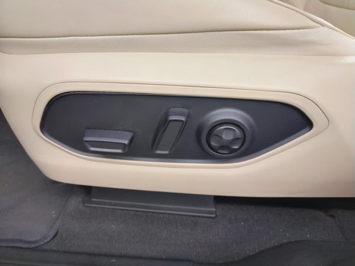 2024 Jeep Ostatní - 16