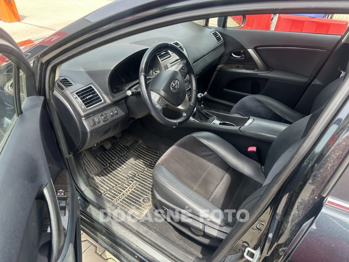 2013 Toyota AVENSIS - 3