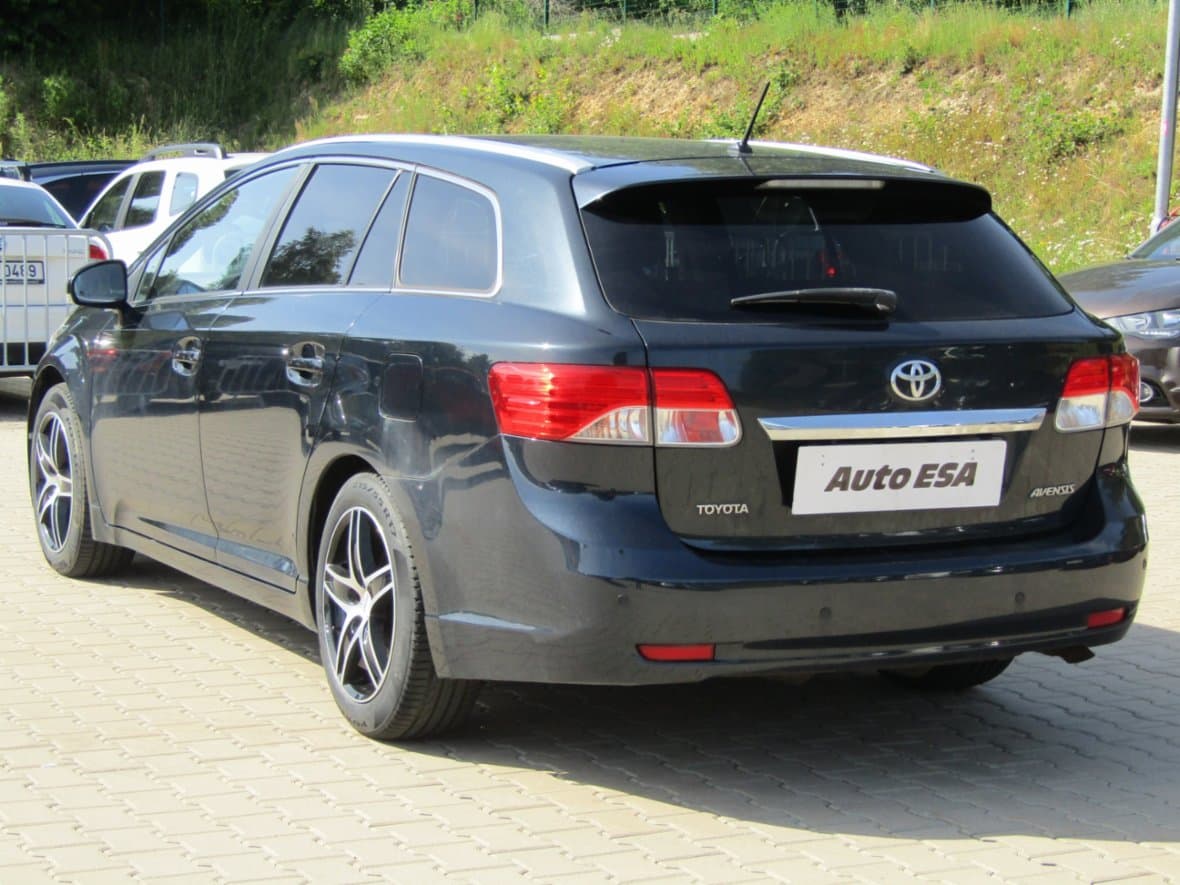 2013 Toyota AVENSIS - 4