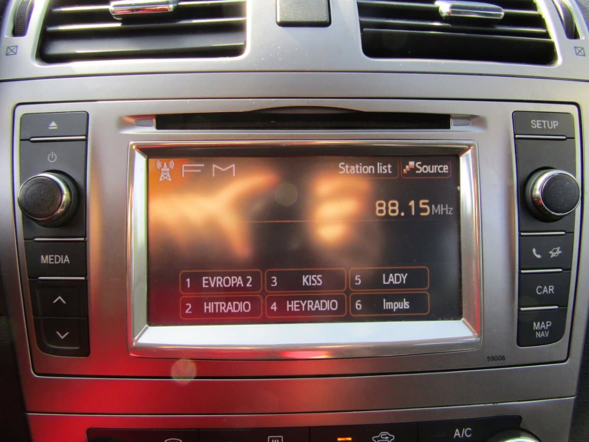 2013 Toyota AVENSIS - 11