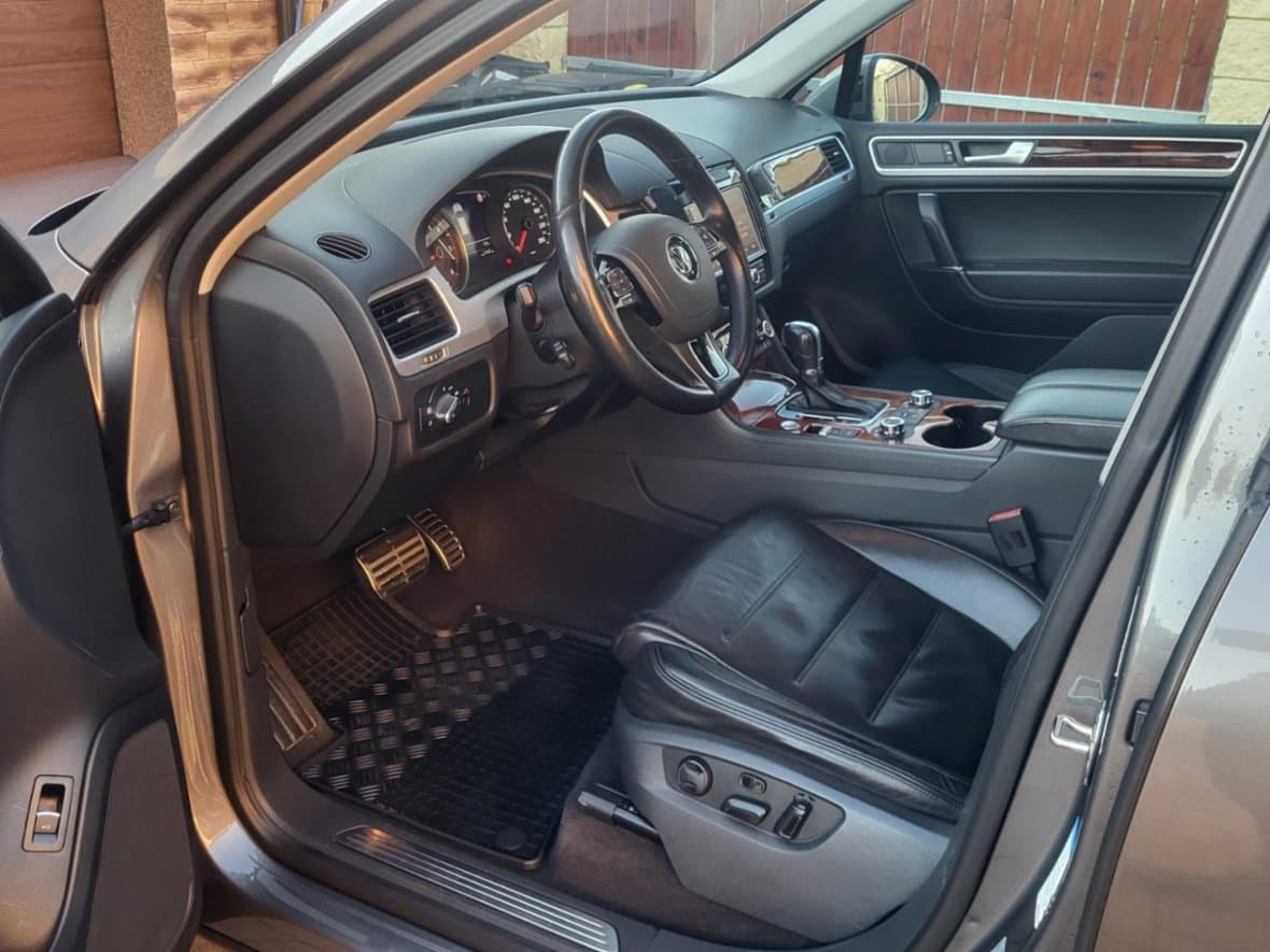 2013 Volkswagen TOUAREG - 10