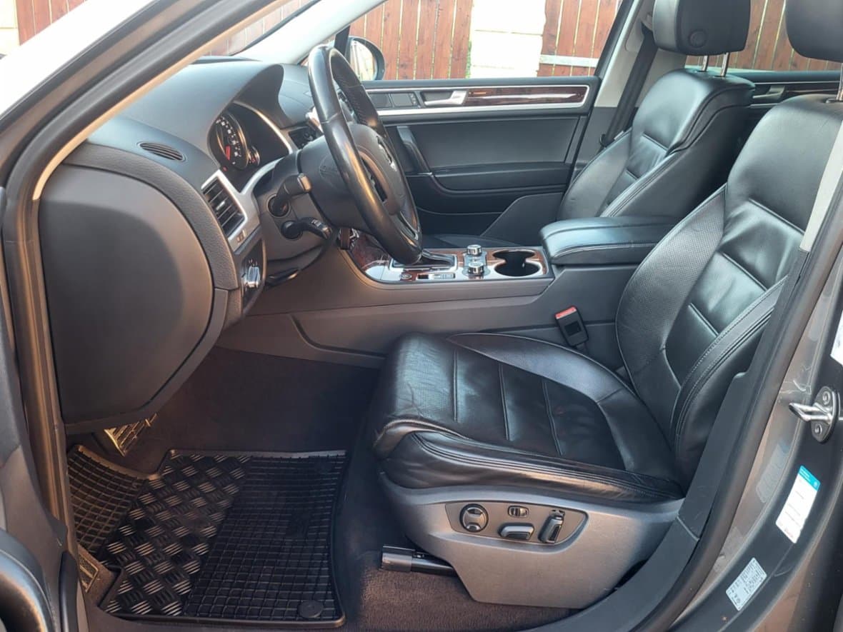 2013 Volkswagen TOUAREG - 12