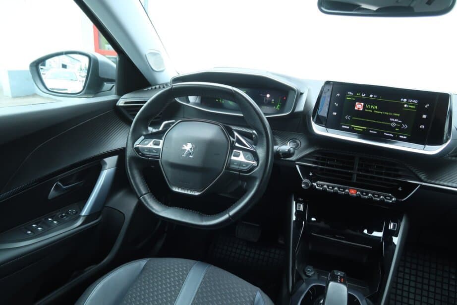 2020 Peugeot 2008 - 9