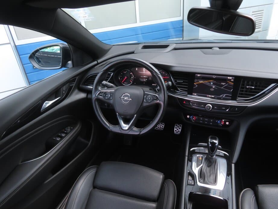 2018 Opel INSIGNIA - 9