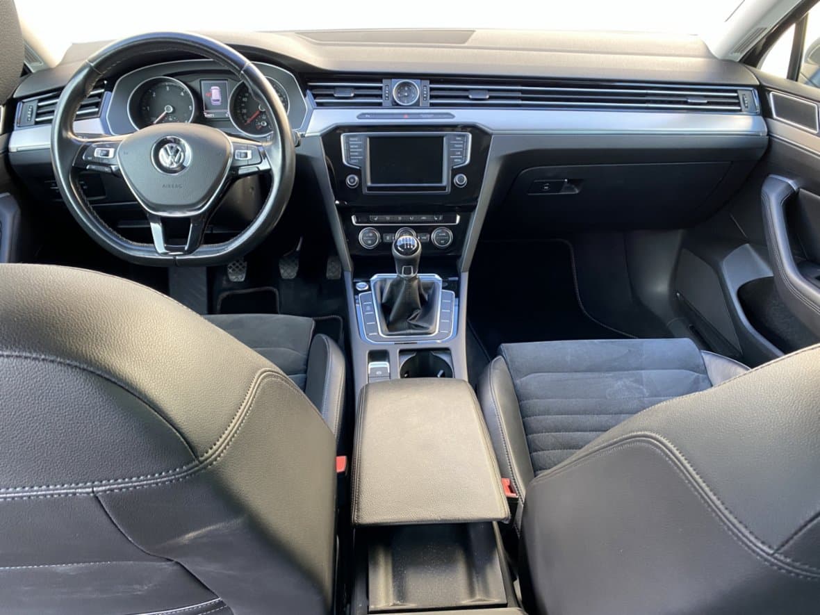 2016 Volkswagen PASSAT - 8
