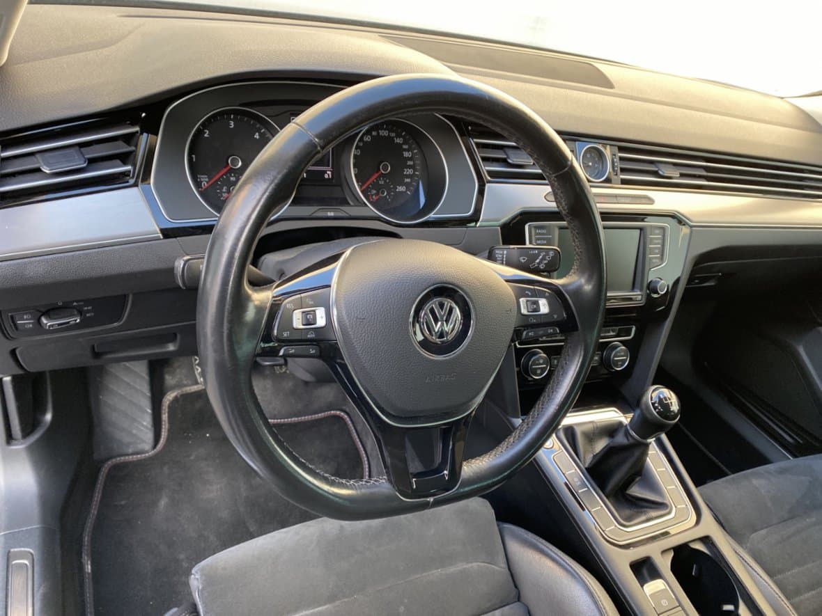 2016 Volkswagen PASSAT - 13