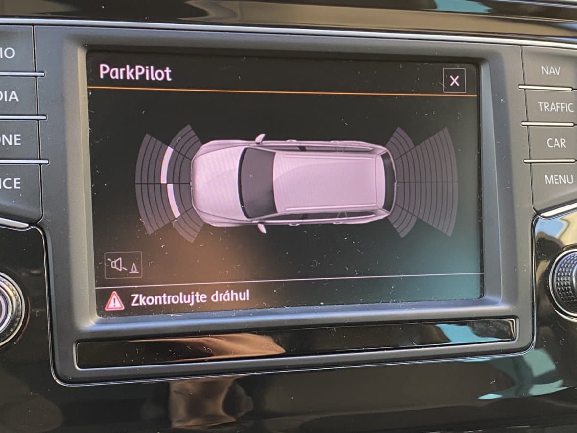 2016 Volkswagen PASSAT - 17