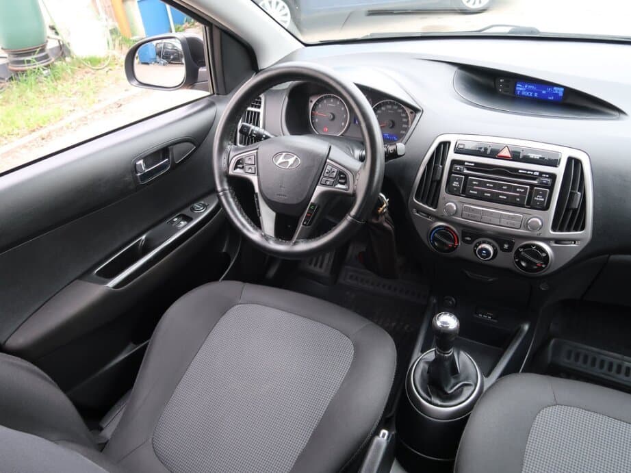2014 Hyundai i20 - 9