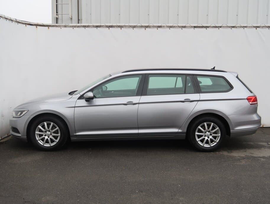 2019 Volkswagen PASSAT - 4