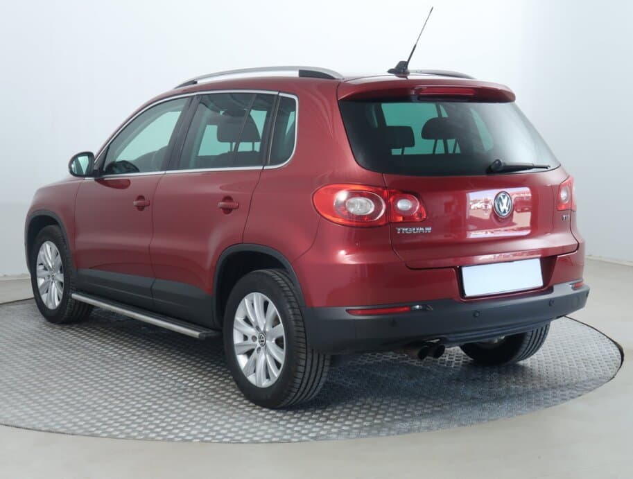 2010 Volkswagen TIGUAN - 5