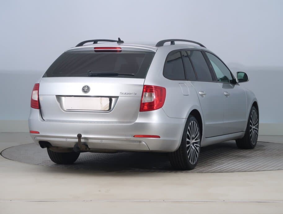 2011 Škoda SUPERB - 7