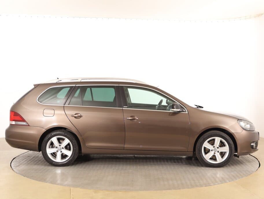2011 Volkswagen GOLF - 8