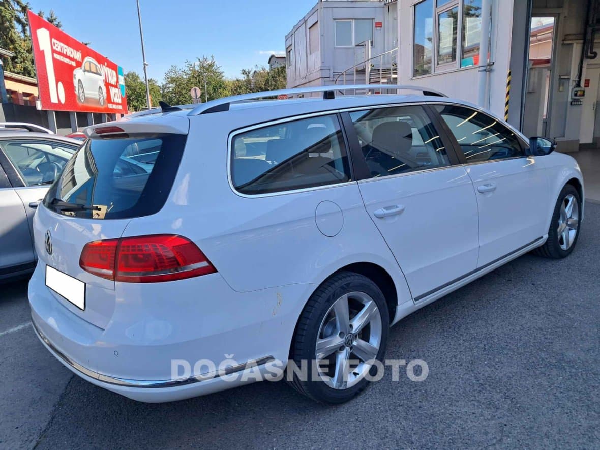 2014 Volkswagen PASSAT - 2