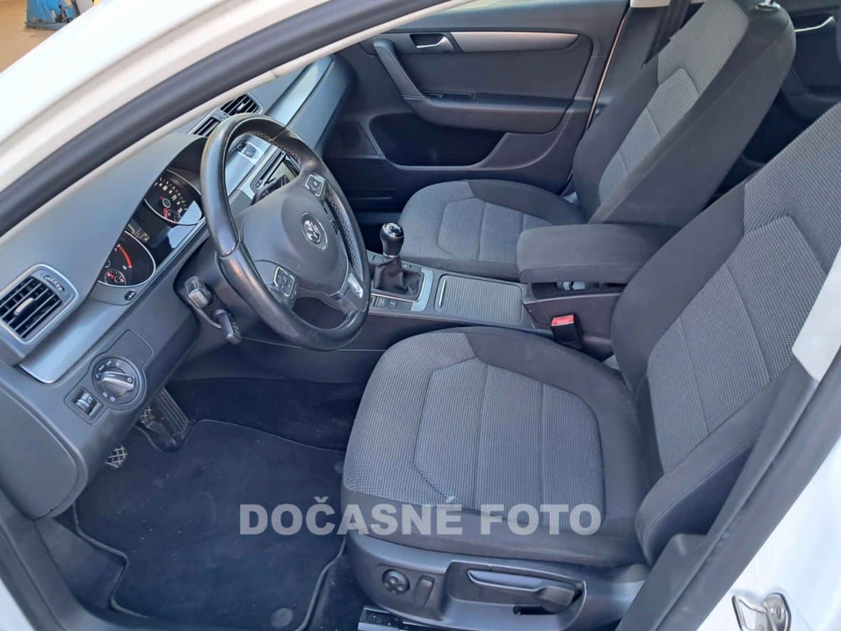 2014 Volkswagen PASSAT - 3