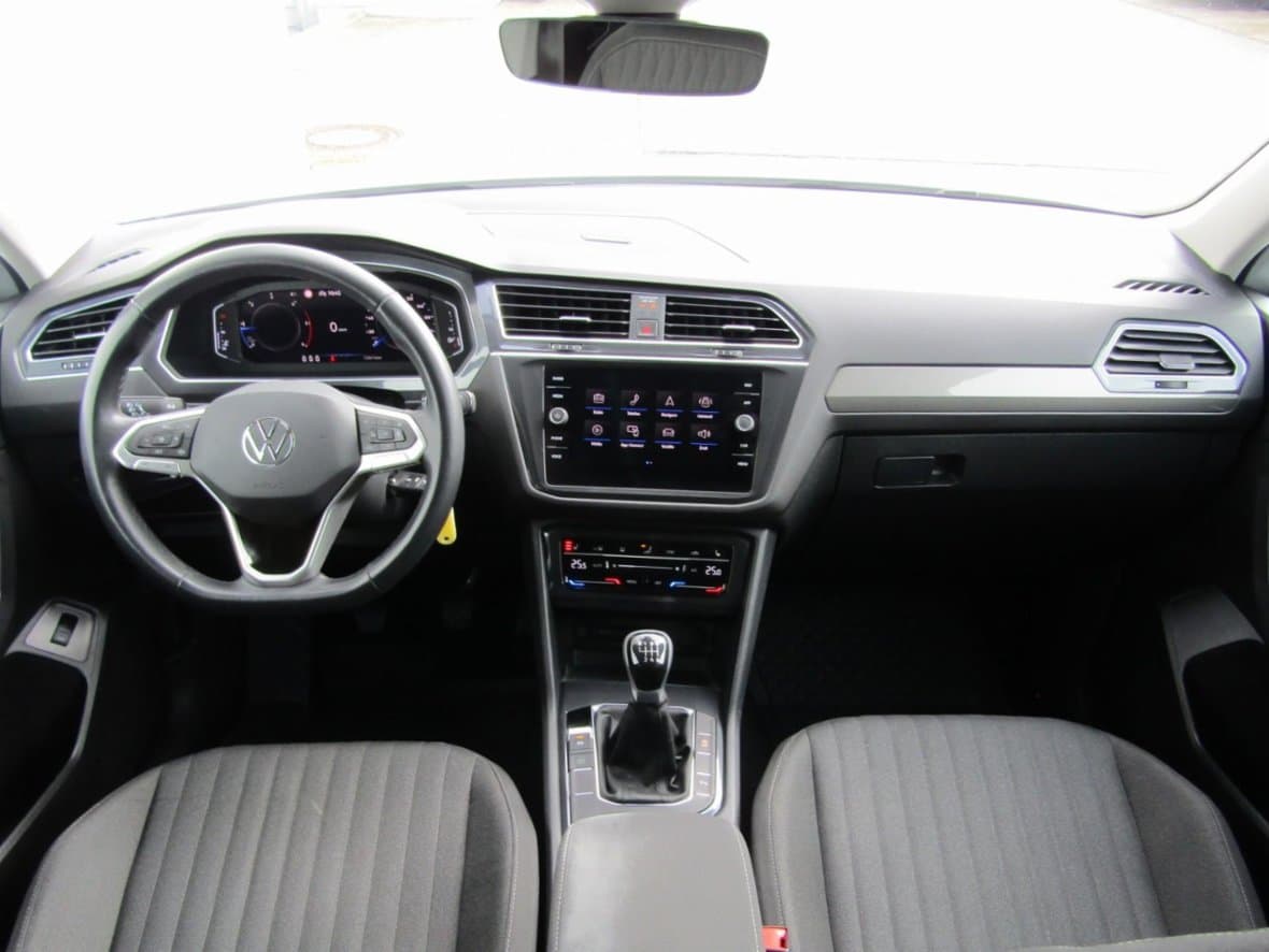 2022 Volkswagen Tiguan - 16