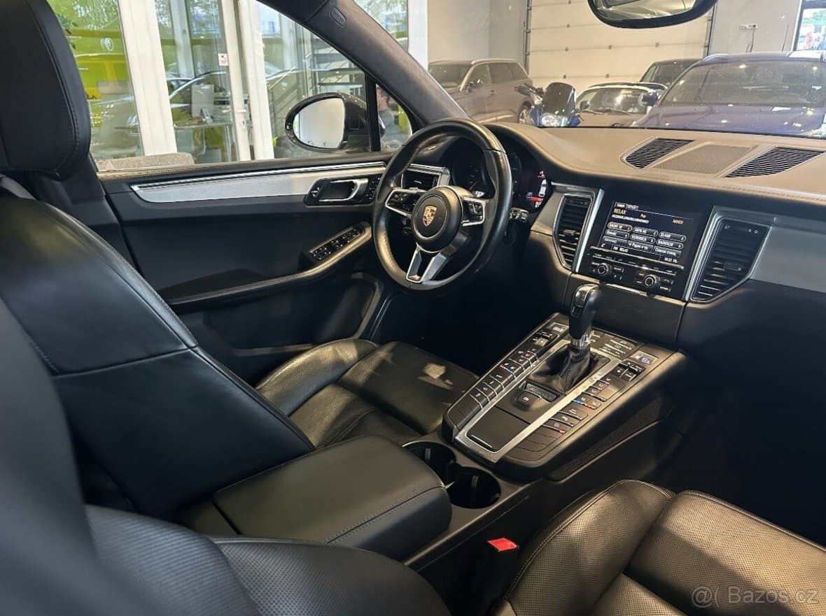 Porsche MACAN - 11