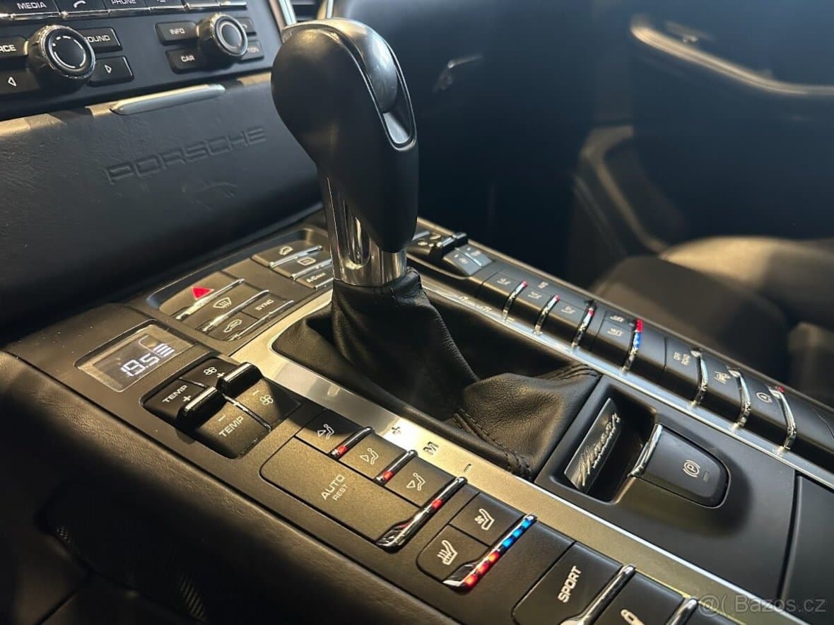 Porsche MACAN - 17