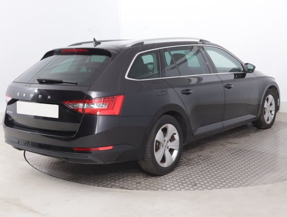 2021 Škoda SUPERB - 7