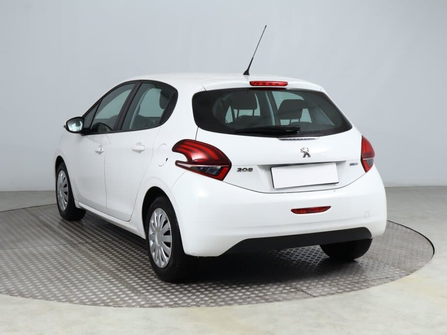 2017 Peugeot 208 - 5