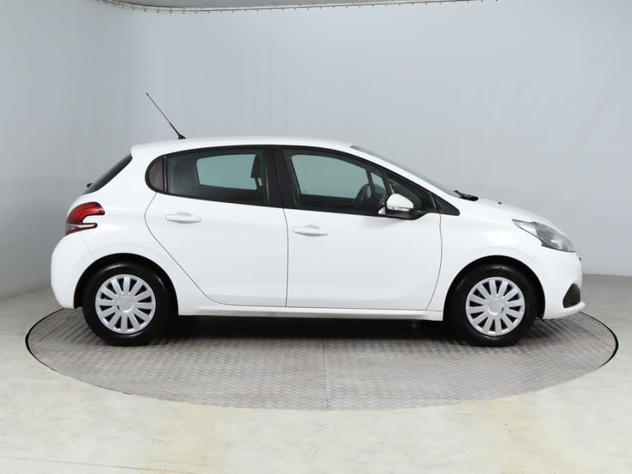 2017 Peugeot 208 - 8