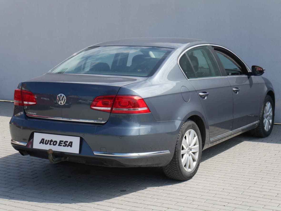 2013 Volkswagen PASSAT - 4