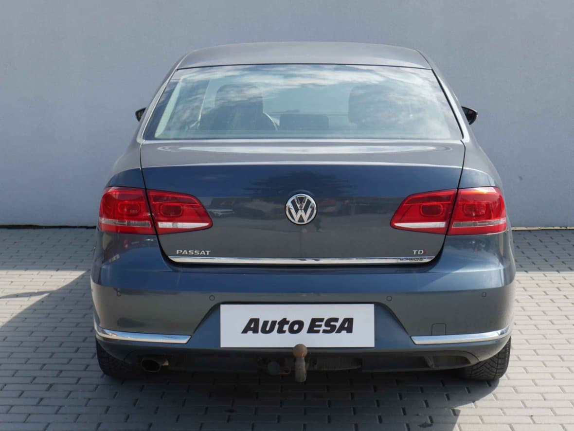 2013 Volkswagen PASSAT - 5