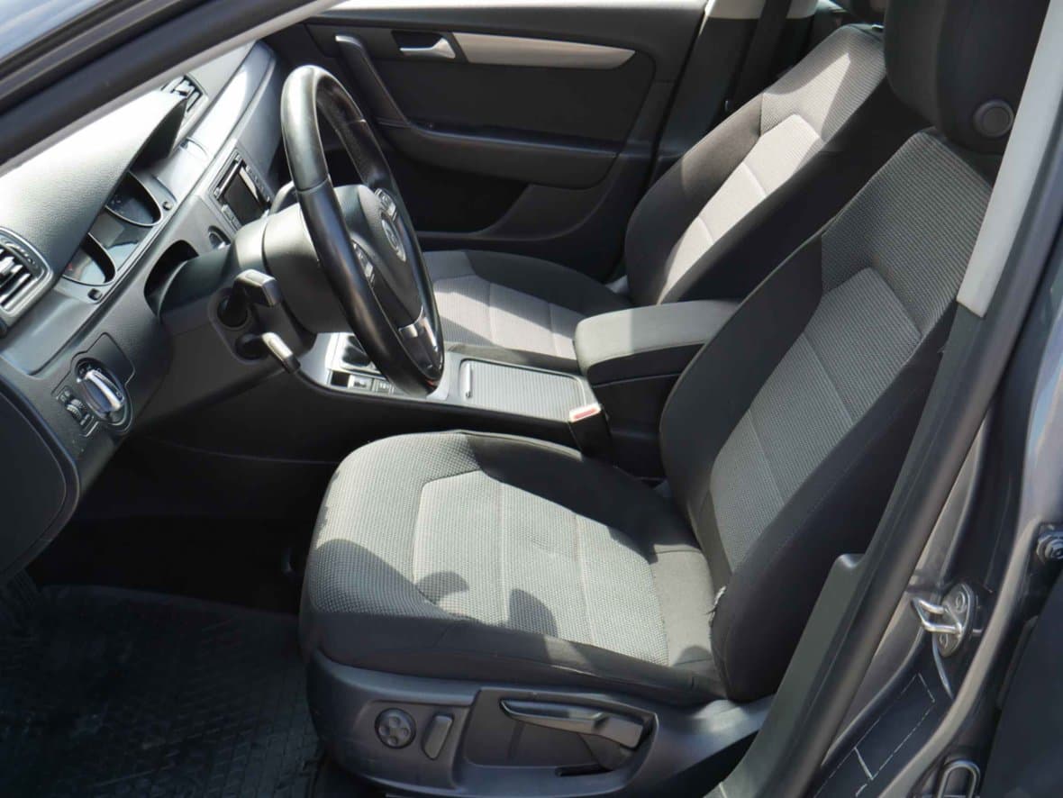 2013 Volkswagen PASSAT - 9