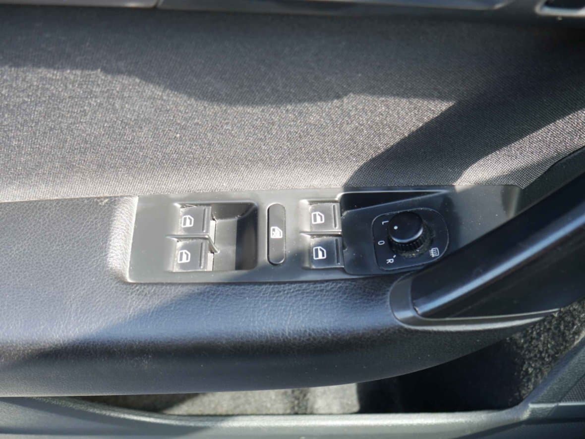 2013 Volkswagen PASSAT - 11