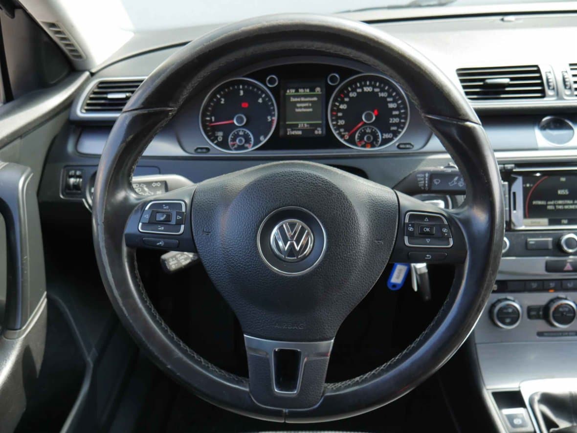 2013 Volkswagen PASSAT - 13