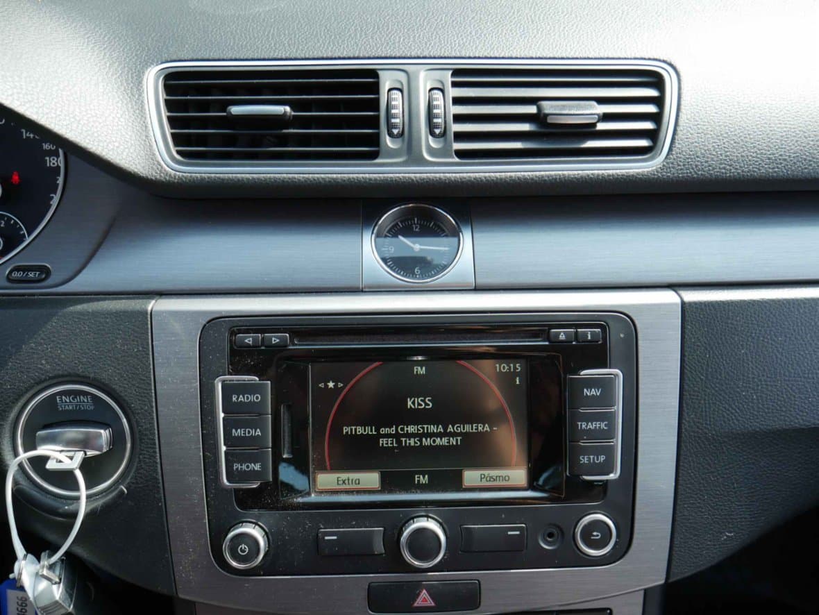 2013 Volkswagen PASSAT - 16