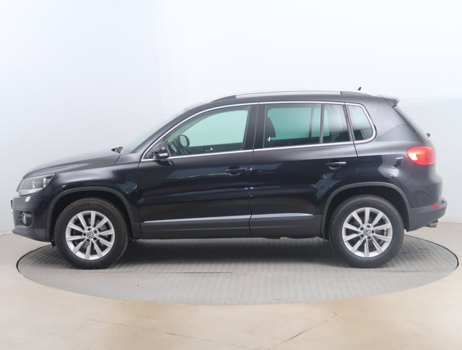2012 Volkswagen TIGUAN - 4