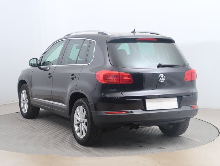 2012 Volkswagen TIGUAN - 5