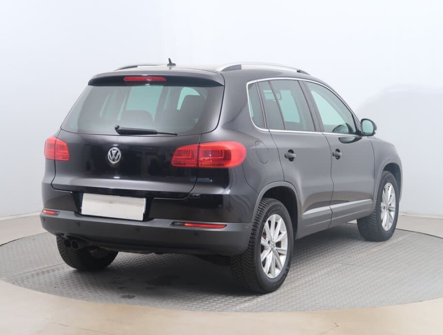 2012 Volkswagen TIGUAN - 7
