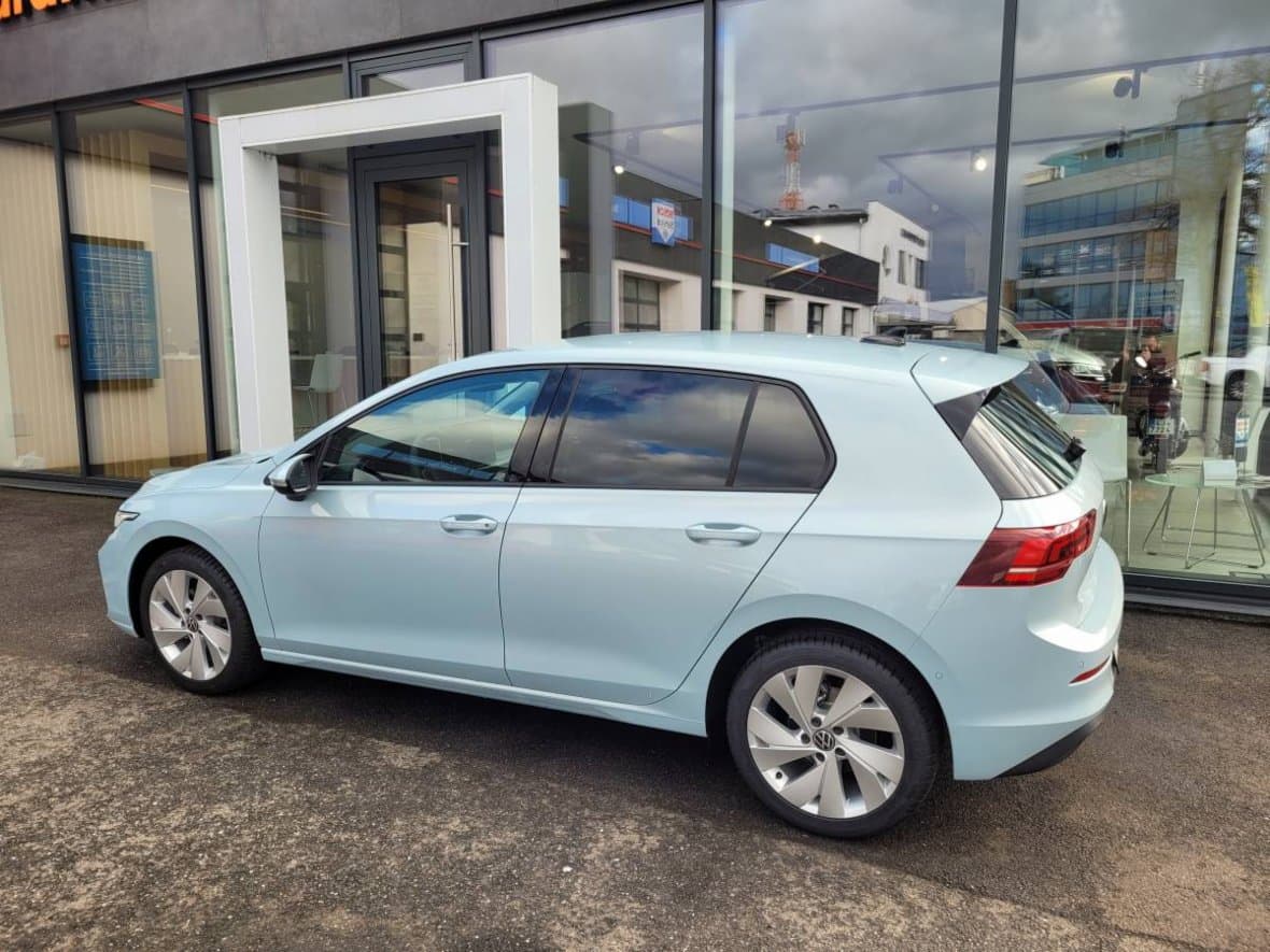 2025 Volkswagen GOLF - 2